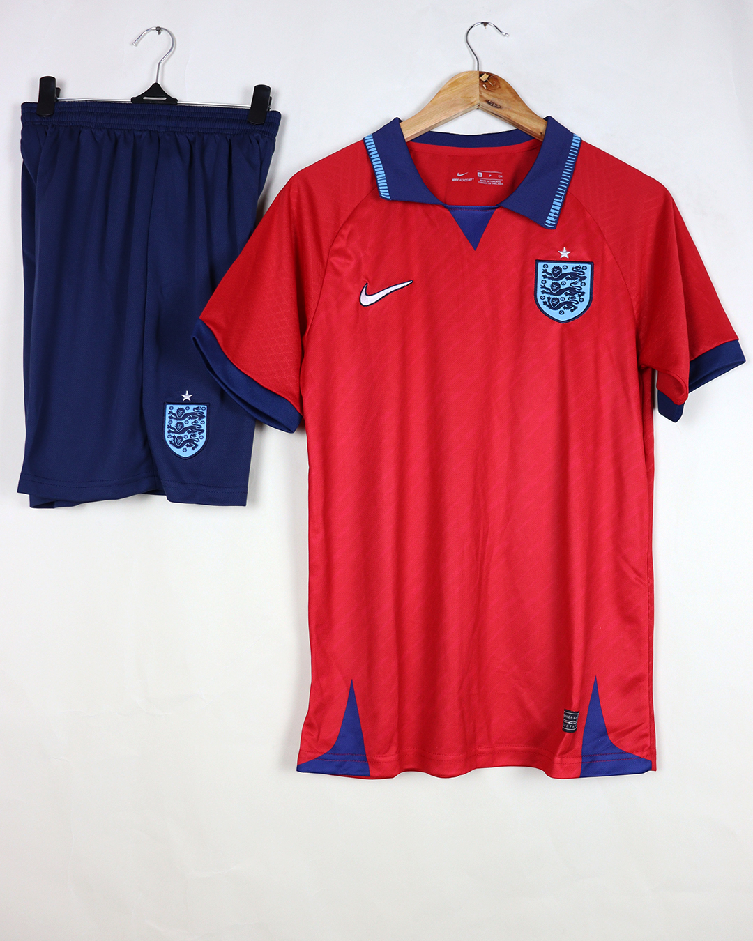 انكلترا WC2022 الأحمر مشجع