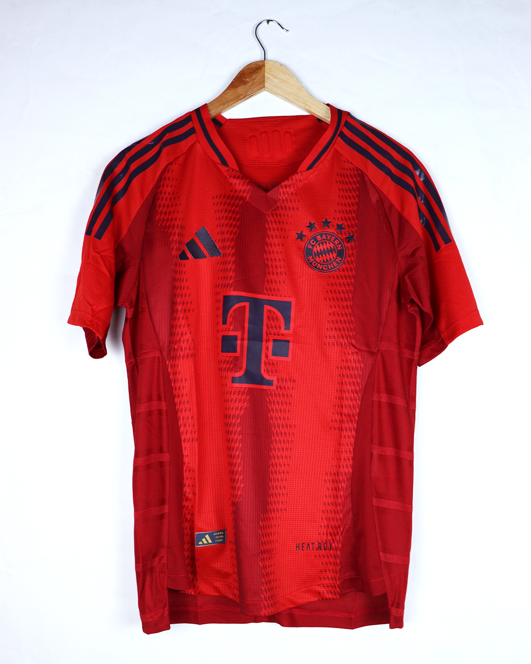 بايرن ميونخ الأساسي 24/25